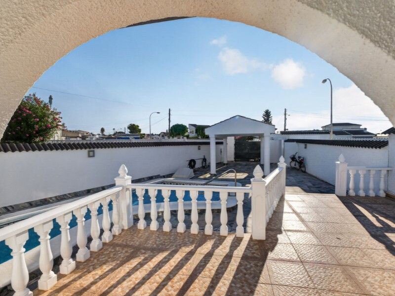 3-Bedroom Villa in La Siesta - El Salado - Torreta, Torrevieja - Image 5