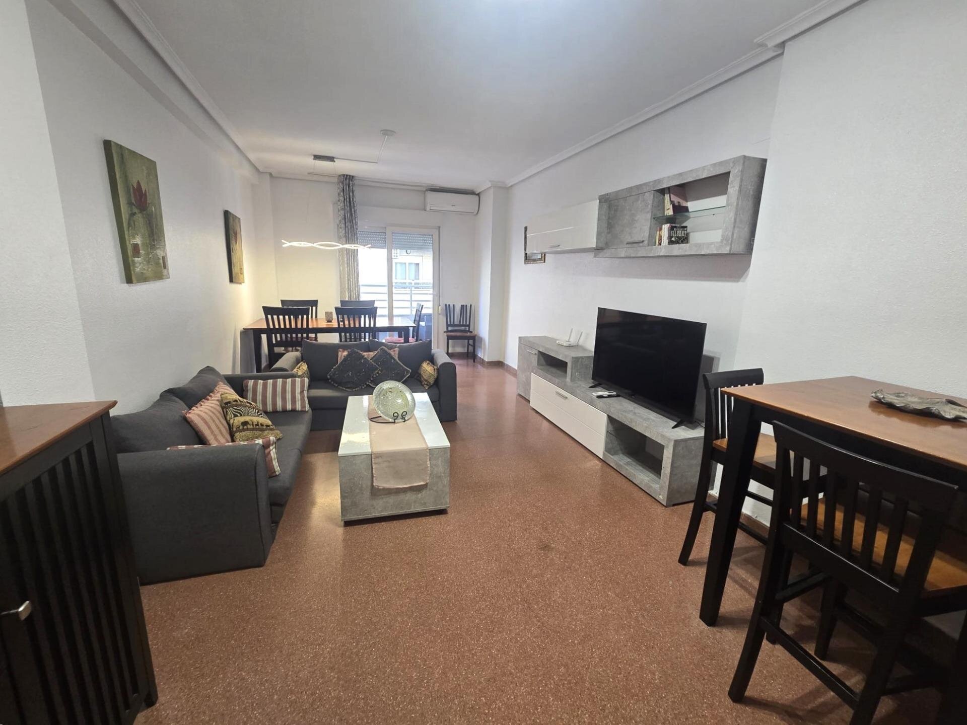 3-Bedroom Apartment in Playa del Cura, Torrevieja - Image 2