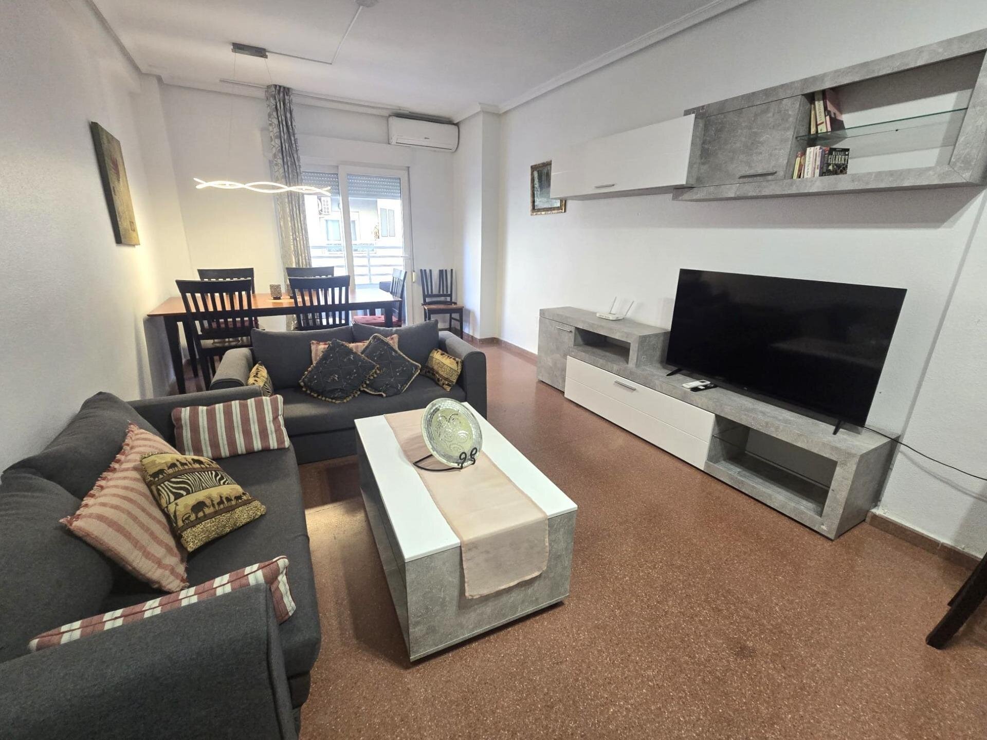 3-Bedroom Apartment in Playa del Cura, Torrevieja - Image 3