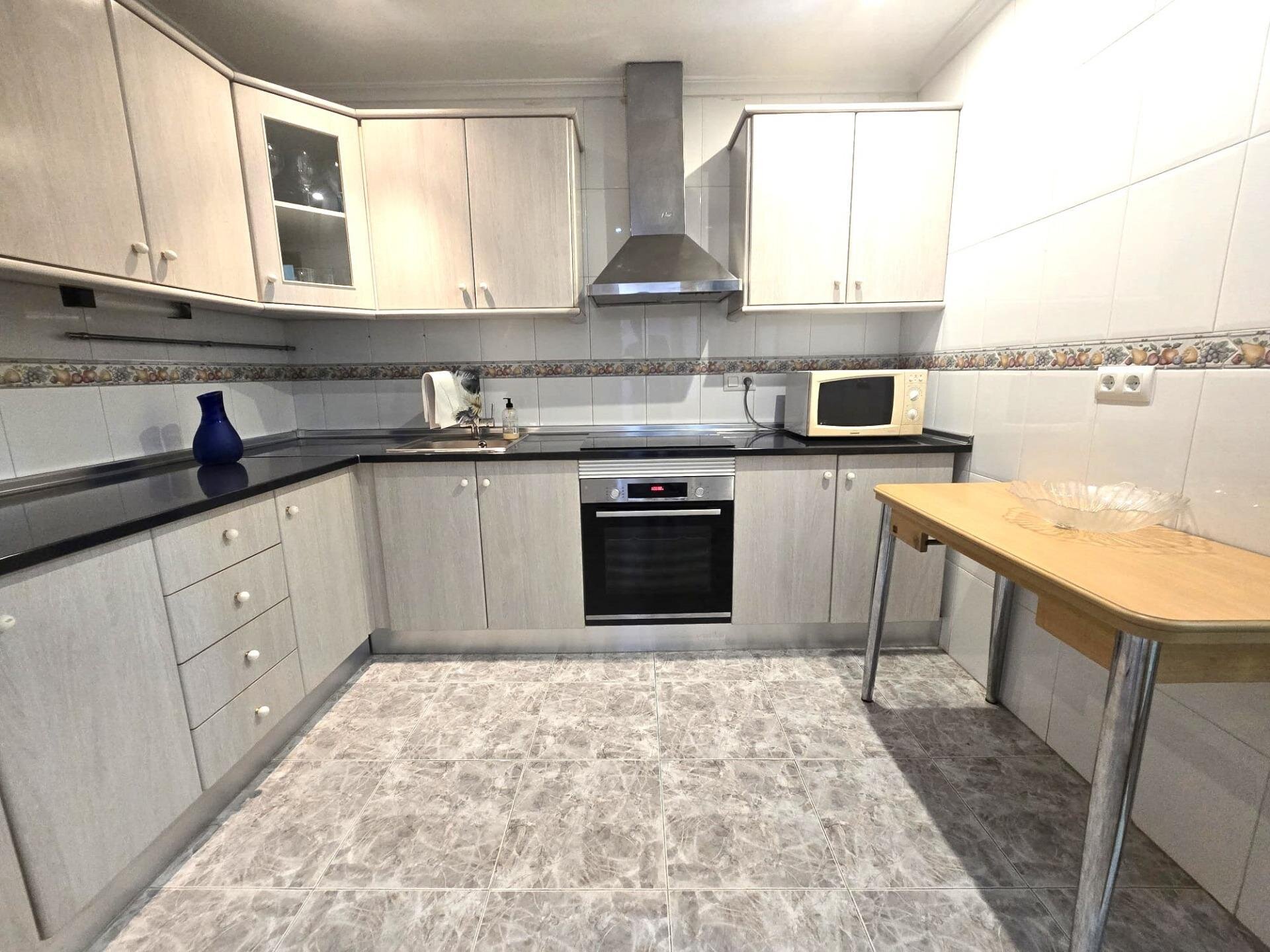 3-Bedroom Apartment in Playa del Cura, Torrevieja - Image 8