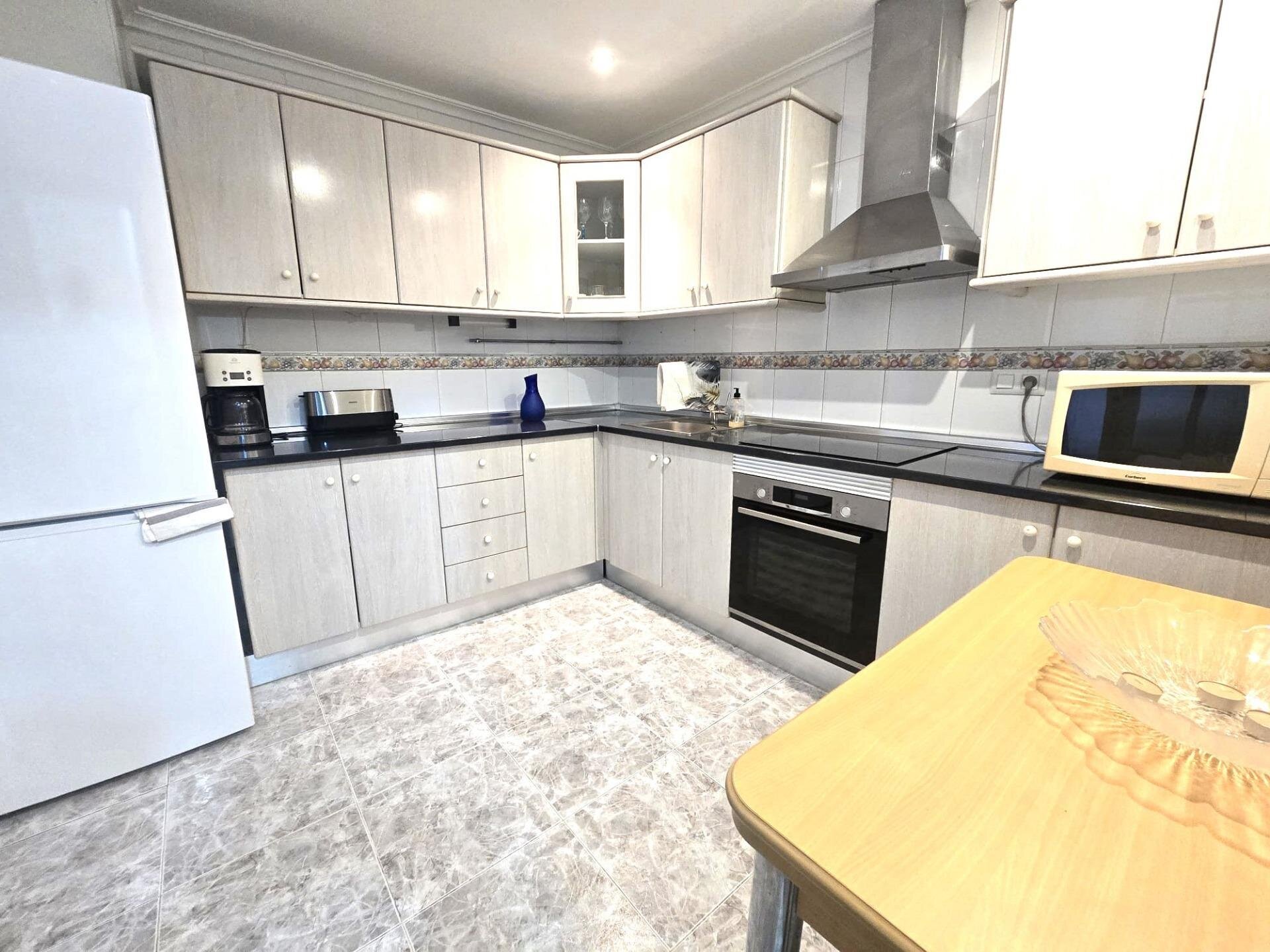3-Bedroom Apartment in Playa del Cura, Torrevieja - Image 9
