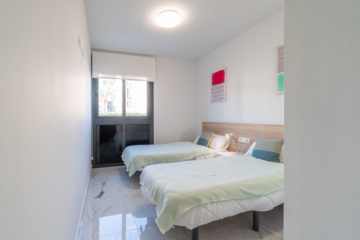 Appartement de 2 Chambres à Pau 8, Orihuela Costa - Image 5