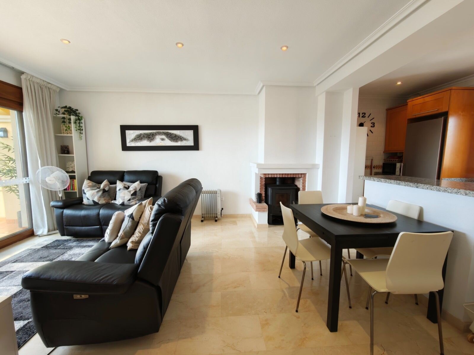 2-Bedroom Apartment in Comunidad Valenciana, Algorfa - Image 13