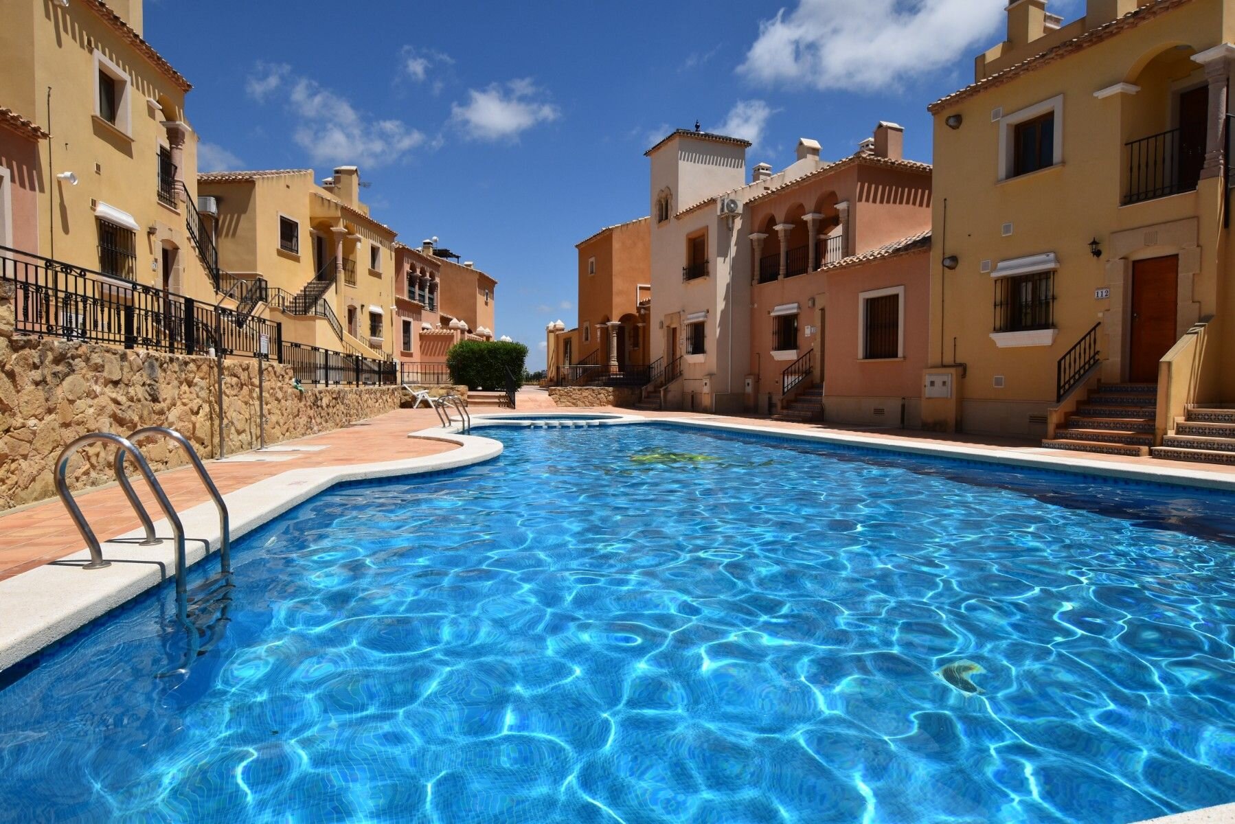 2-Bedroom Apartment in Comunidad Valenciana, Algorfa - Image 2