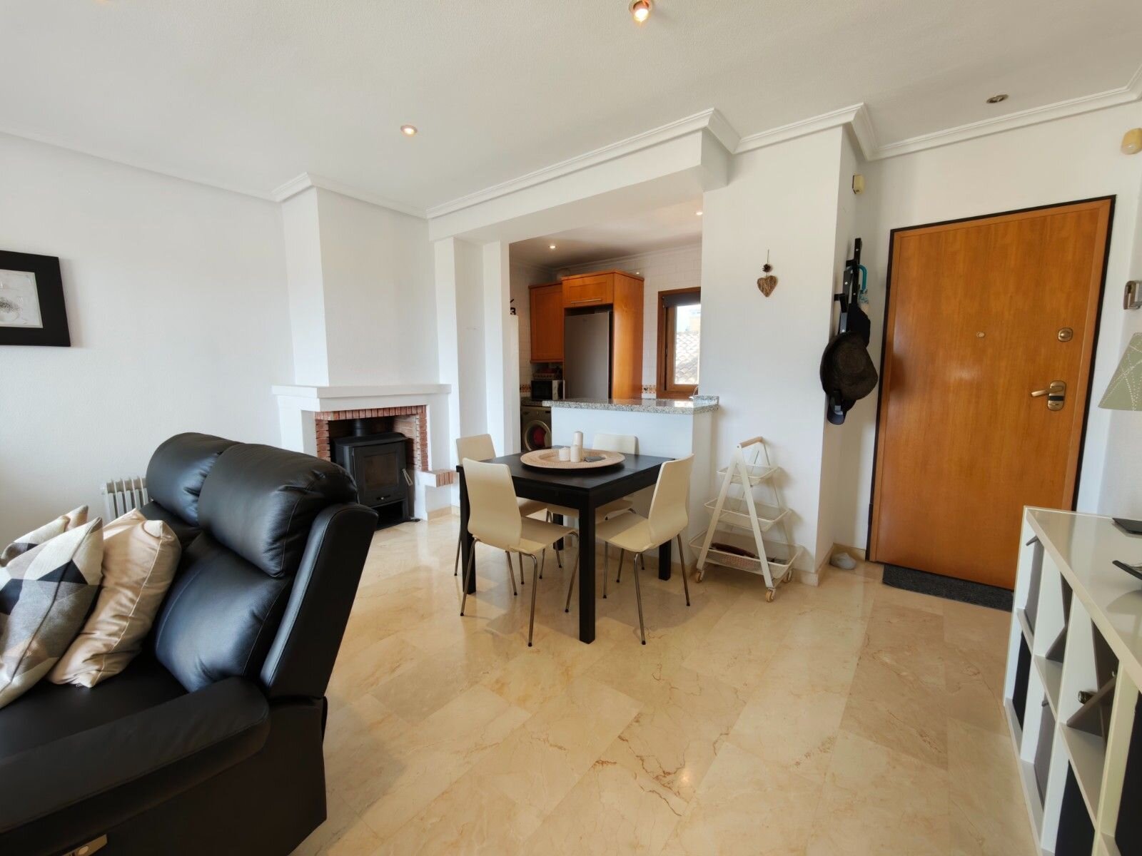 2-Bedroom Apartment in Comunidad Valenciana, Algorfa - Image 24