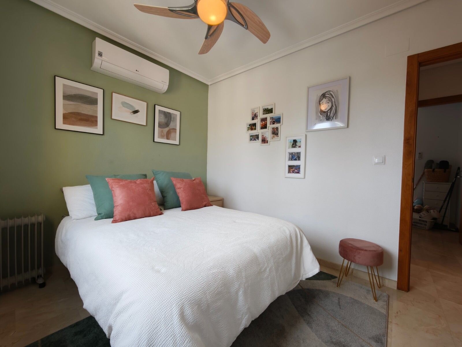 2-Bedroom Apartment in Comunidad Valenciana, Algorfa - Image 31