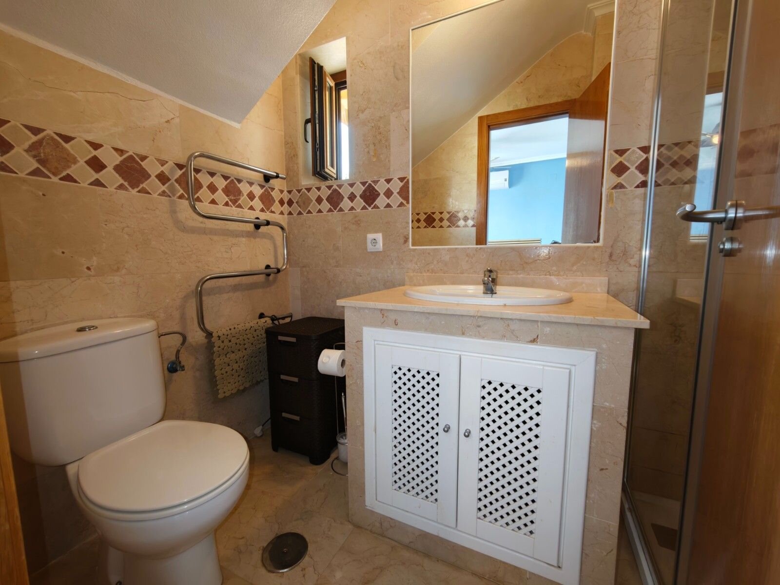 2-Bedroom Apartment in Comunidad Valenciana, Algorfa - Image 36