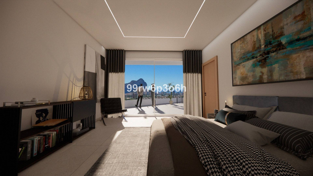 4-Bedroom Detached House in  Calpe - Image 12