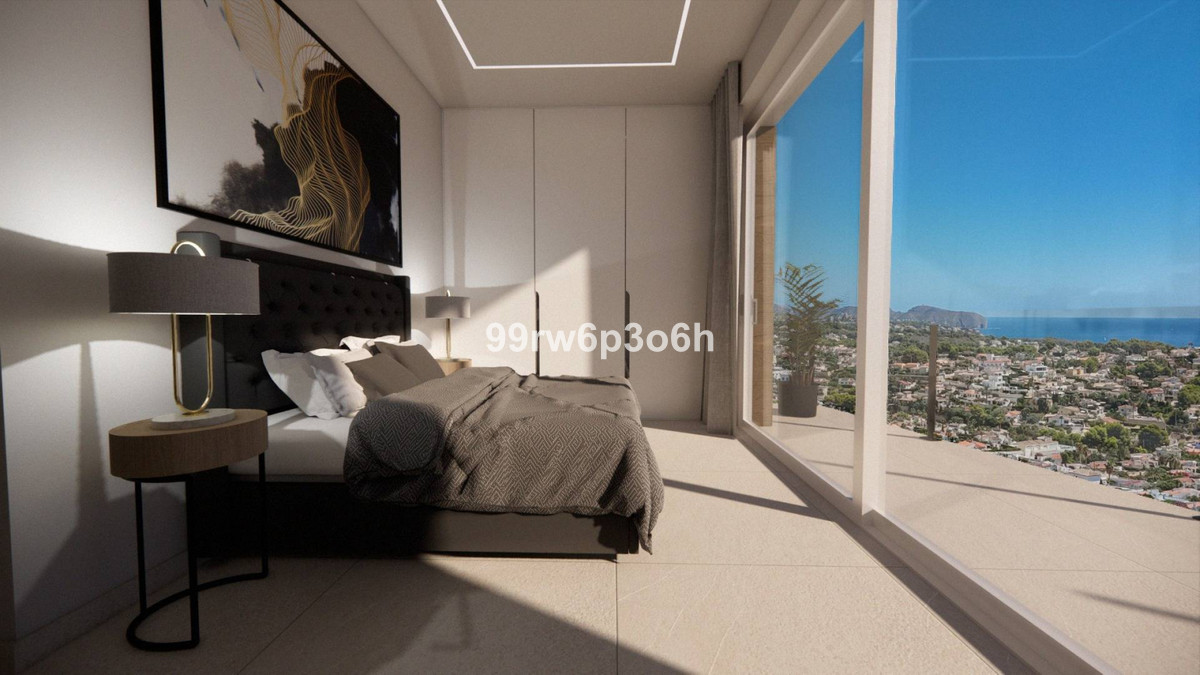 4-Bedroom Detached House in  Calpe - Image 15