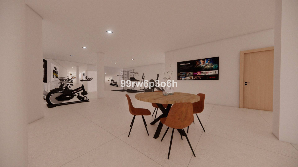 4-Bedroom Detached House in  Calpe - Image 19