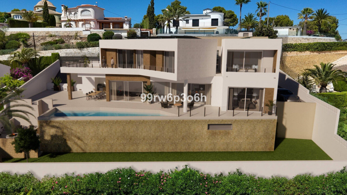 4-Bedroom Detached House in  Calpe - Image 2