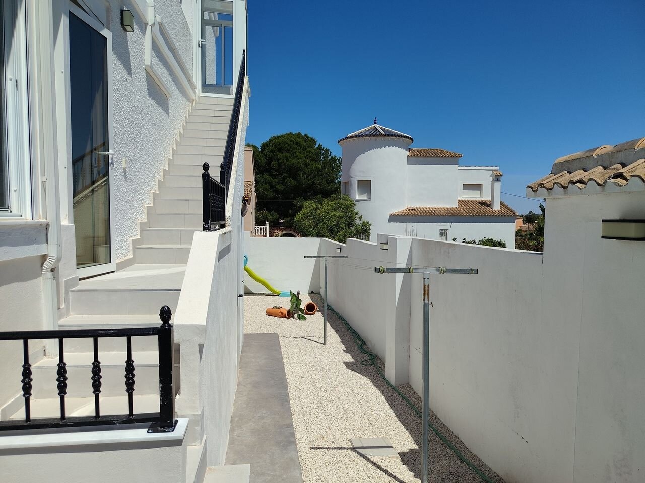 Villa met 3 Slaapkamers in Jacarilla - Image 17