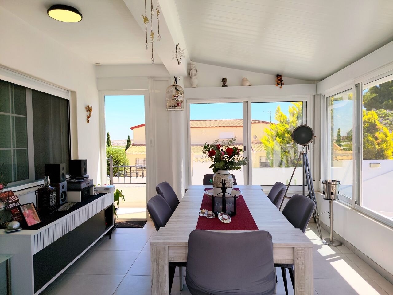 Villa met 3 Slaapkamers in Jacarilla - Image 3