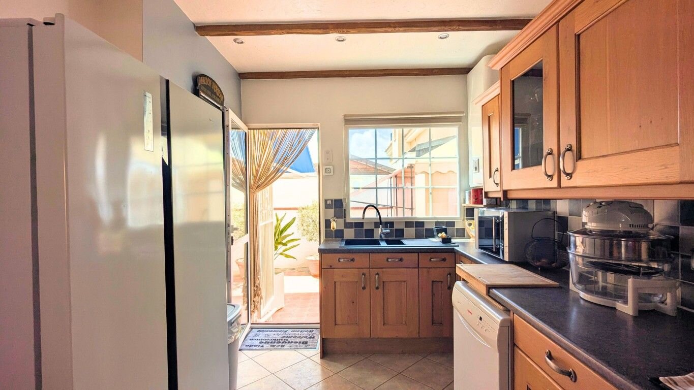 3-Bedroom Villa in Costa Blanca Sur, Algorfa - Image 17