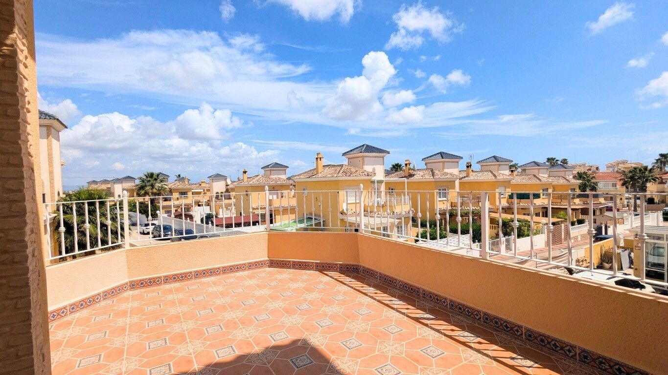 3-Bedroom Villa in Costa Blanca Sur, Algorfa - Image 26