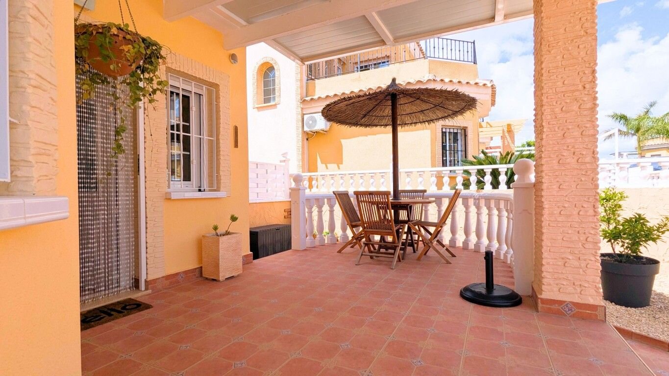 3-Bedroom Villa in Costa Blanca Sur, Algorfa - Image 9
