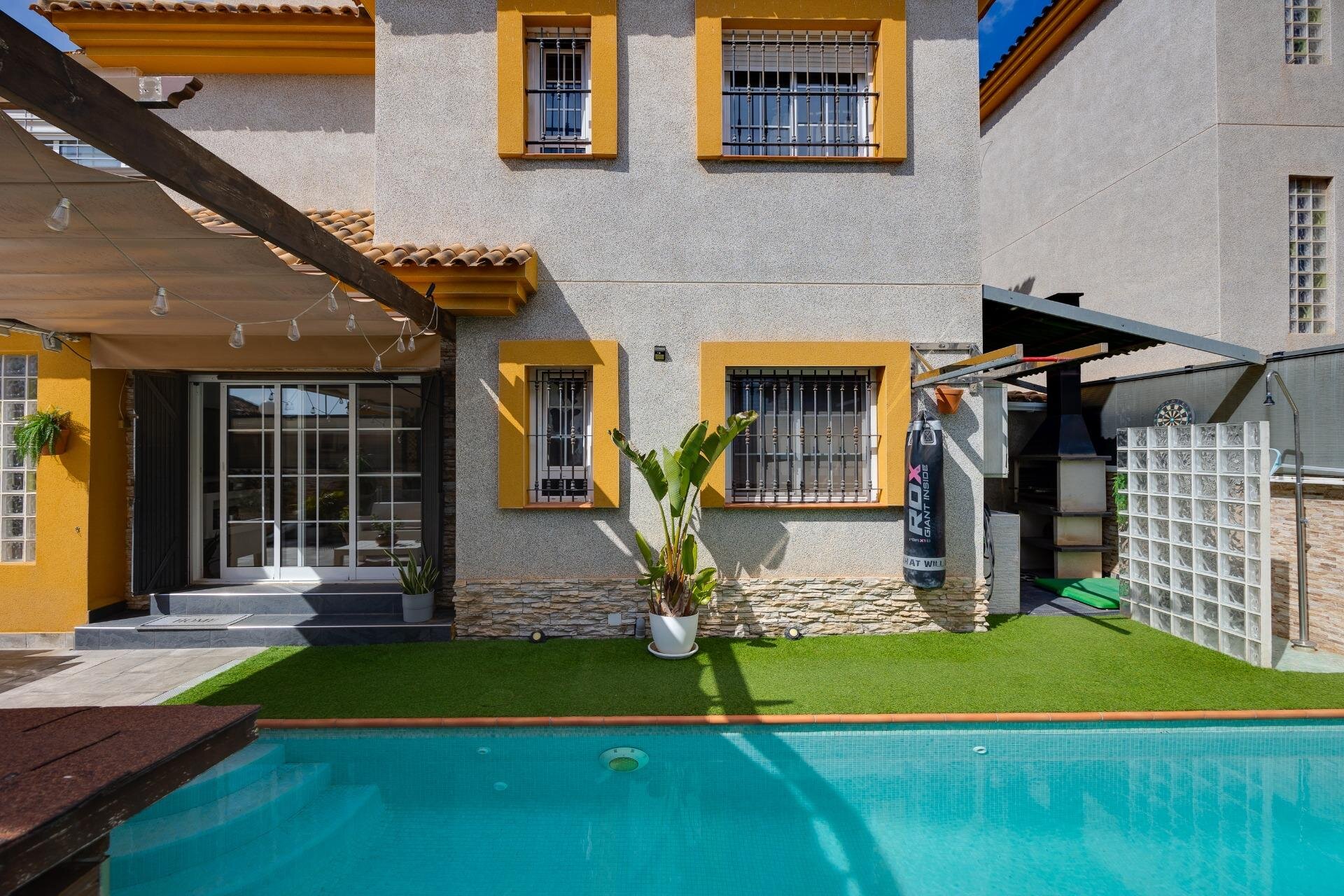 Villa met 3 Slaapkamers in Costa Blanca Sur, Los Montesinos - Image 2