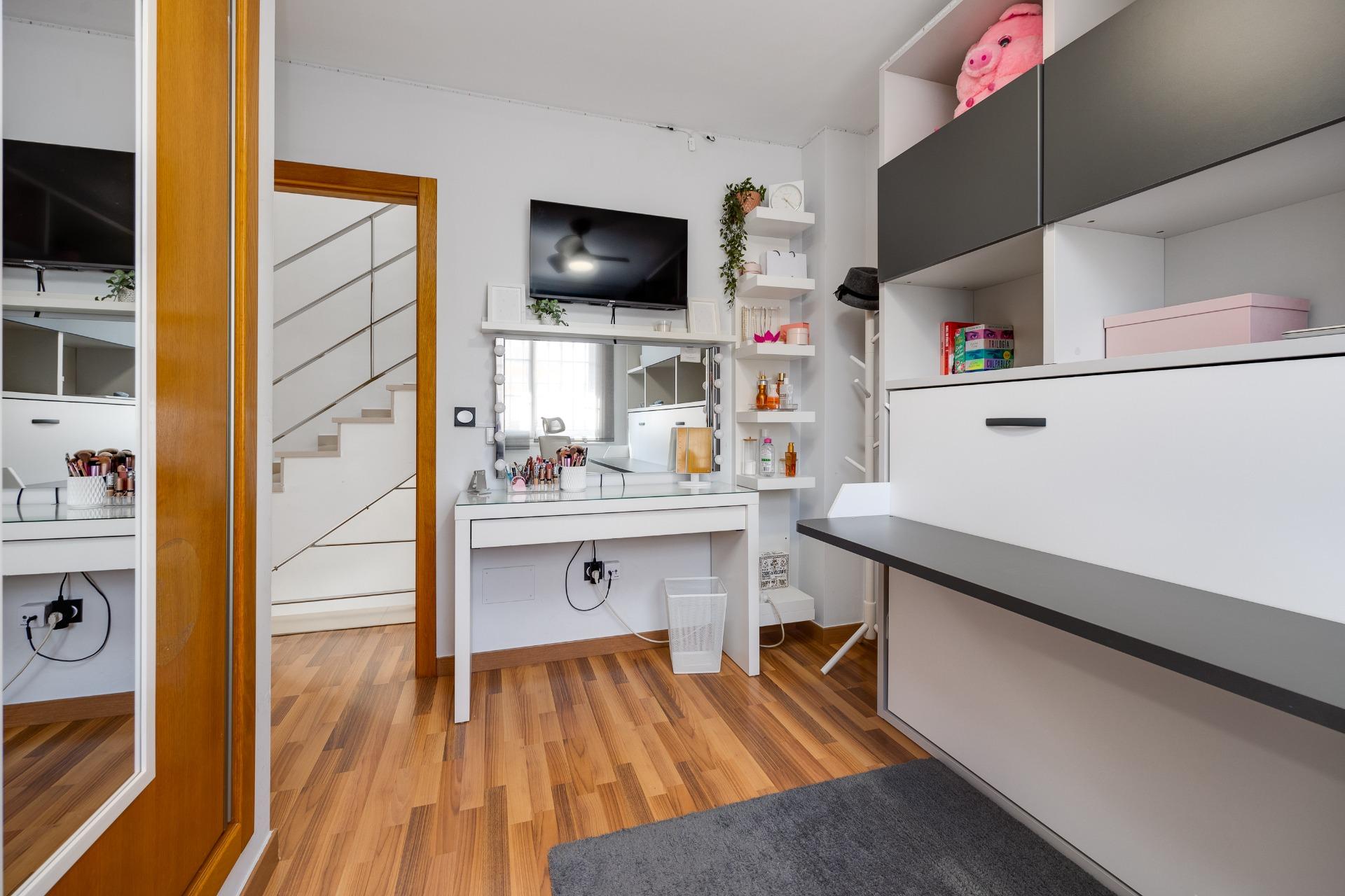 3-Bedroom Villa in Costa Blanca Sur, Los Montesinos - Image 45