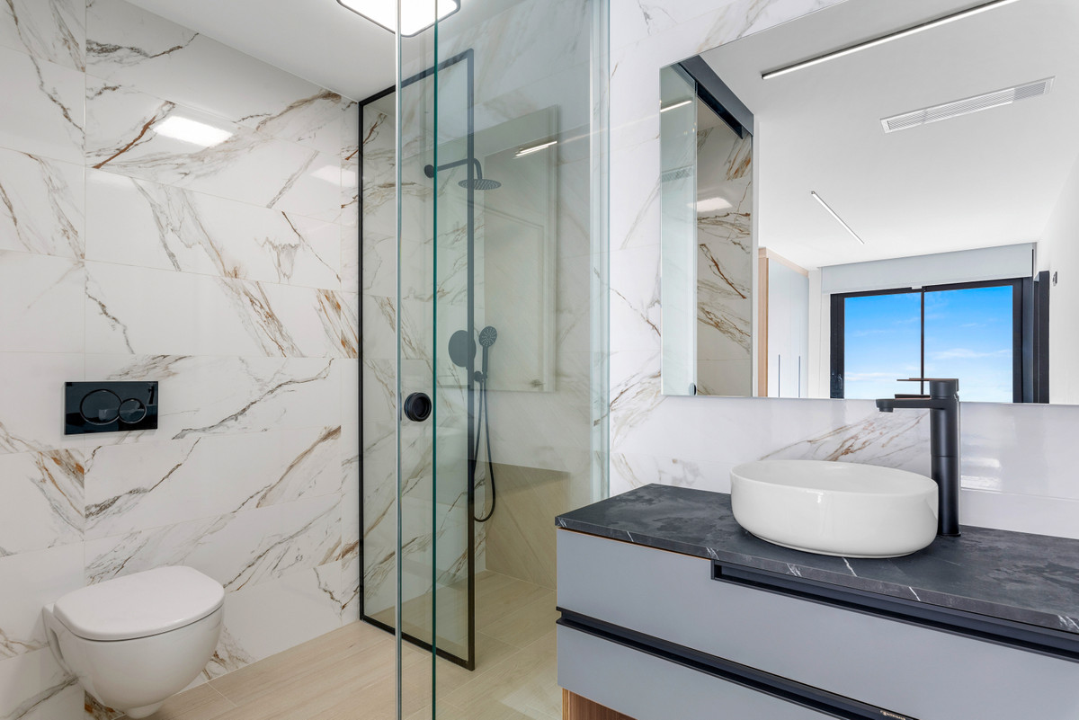 2-Bedroom Ground Floor Apartment in  Guardamar del Segura... - Image 11