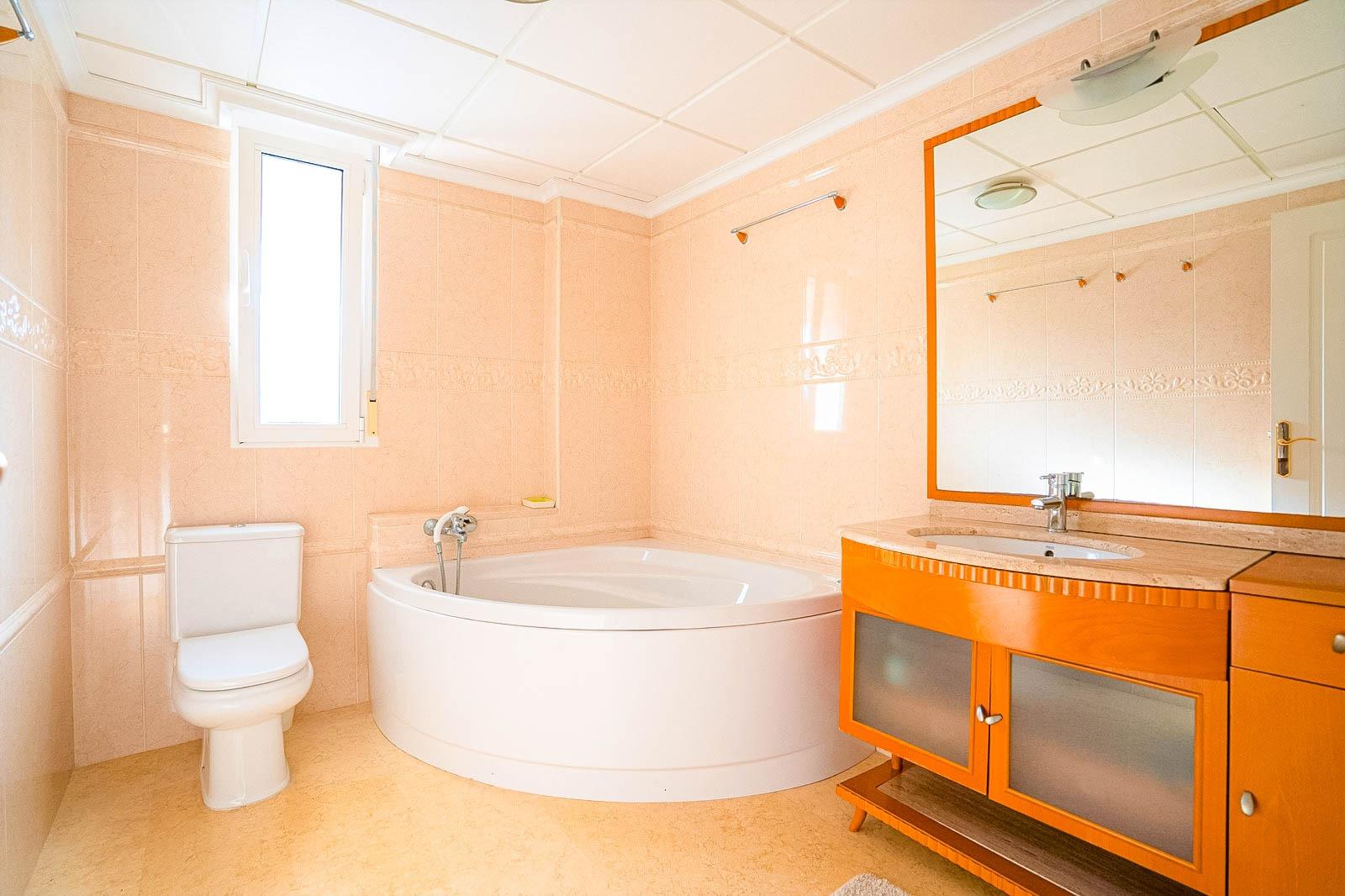 5-Bedroom Villa in La Mata, Torrevieja - Image 17