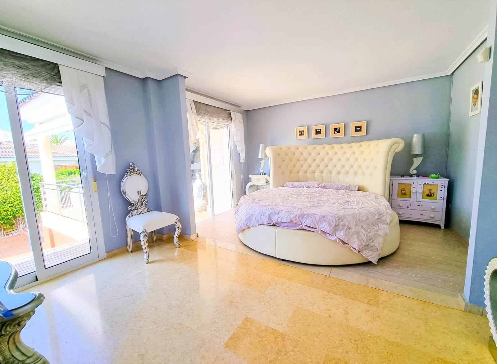5-Bedroom Villa in La Mata, Torrevieja - Image 19