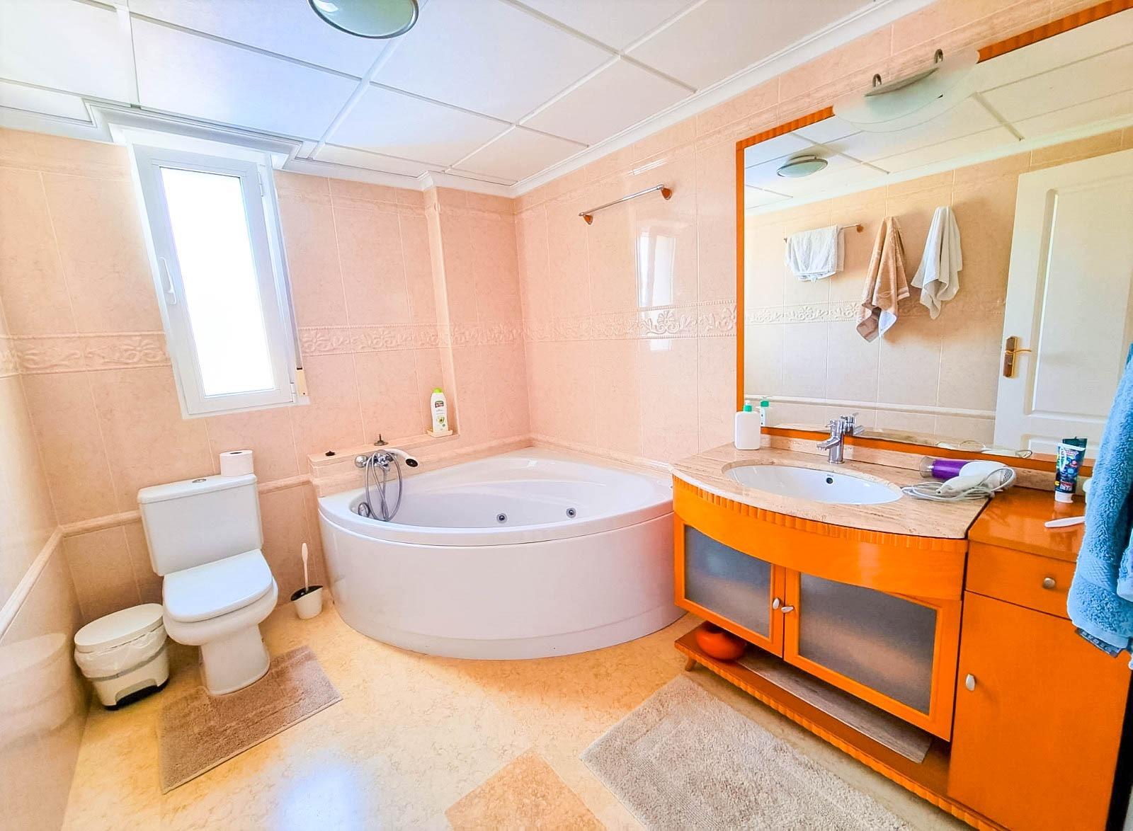 5-Bedroom Villa in La Mata, Torrevieja - Image 27