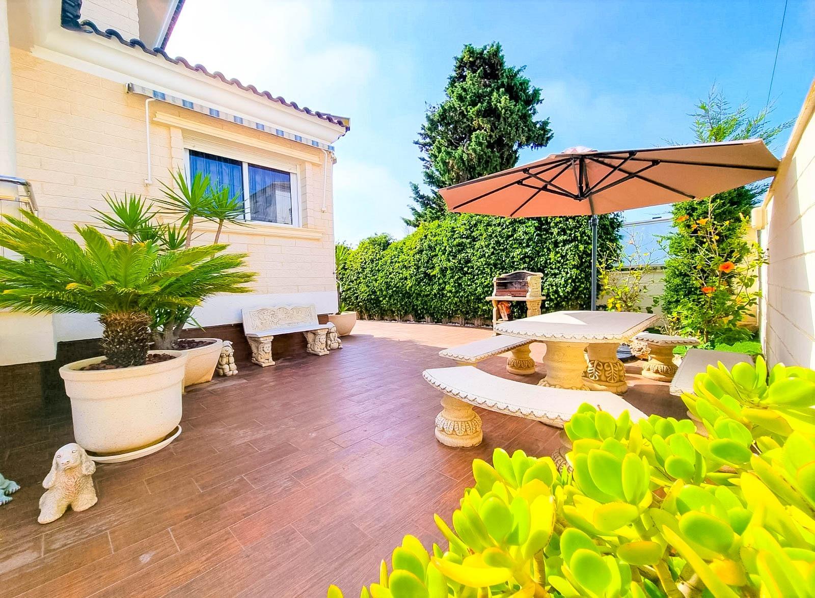 5-Bedroom Villa in La Mata, Torrevieja - Image 38