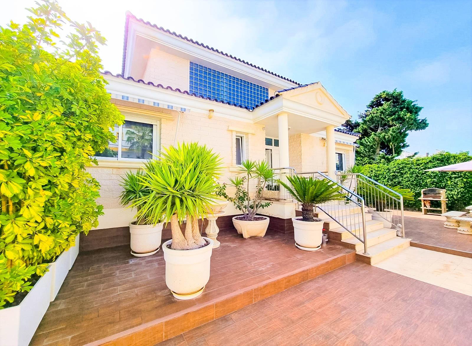 5-Bedroom Villa in La Mata, Torrevieja - Image 41