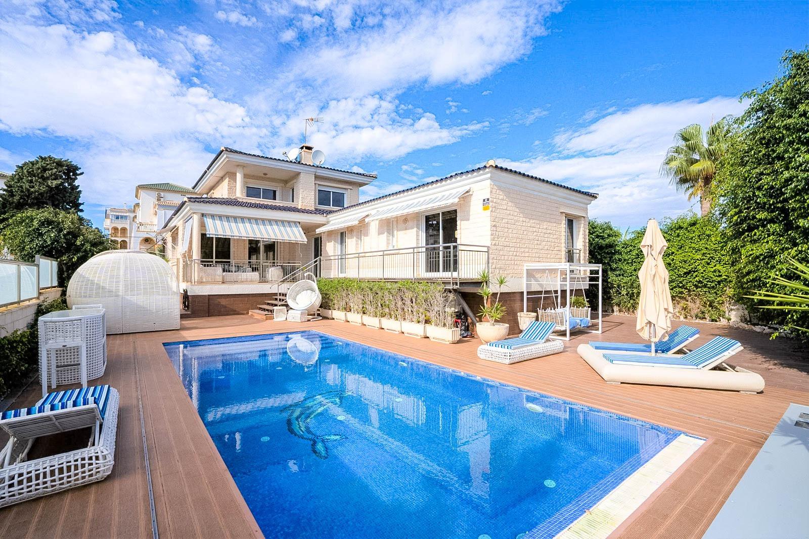 5-Bedroom Villa in La Mata, Torrevieja - Image 43