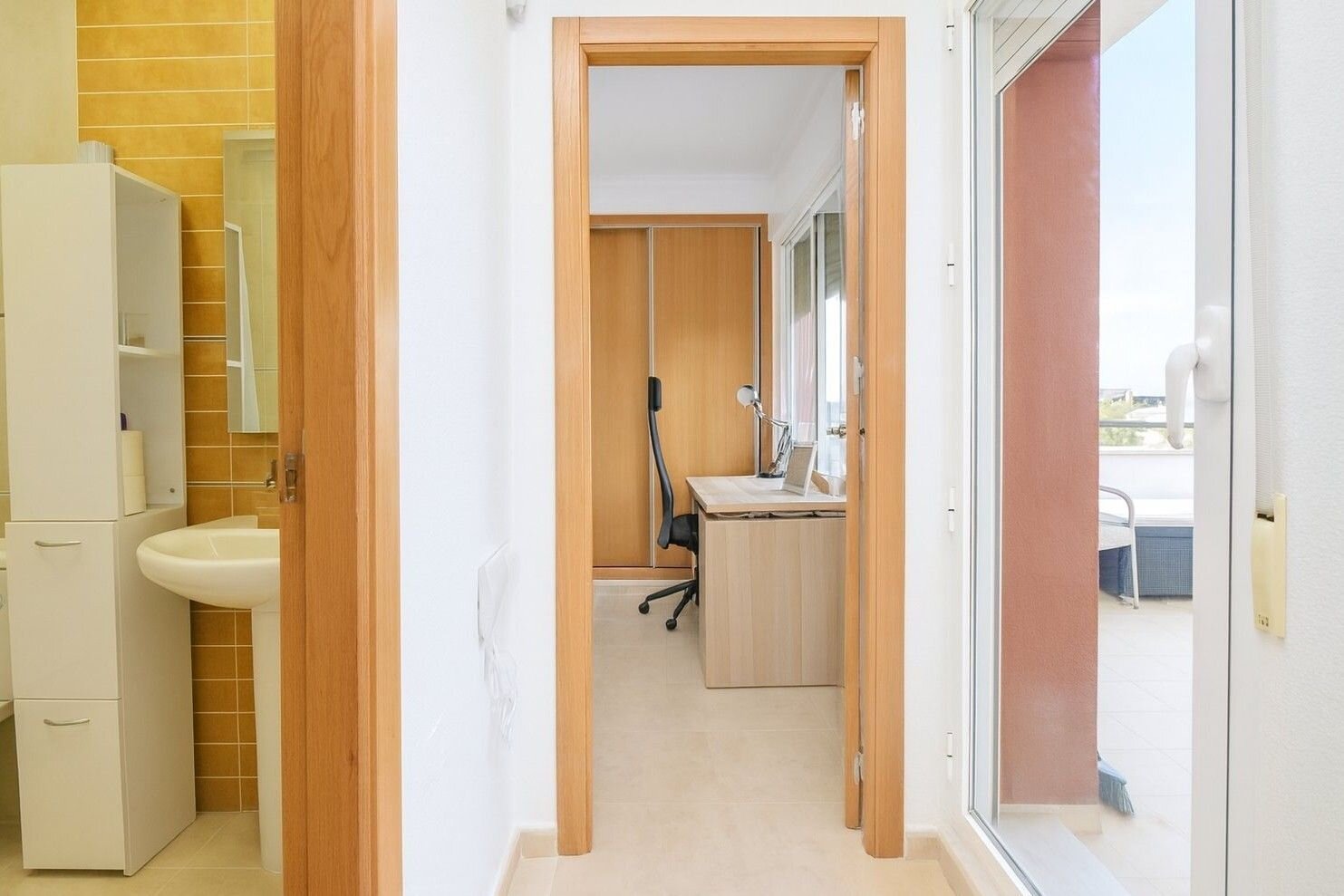 3-Bedroom Villa in Comunidad Valenciana, Algorfa - Image 15