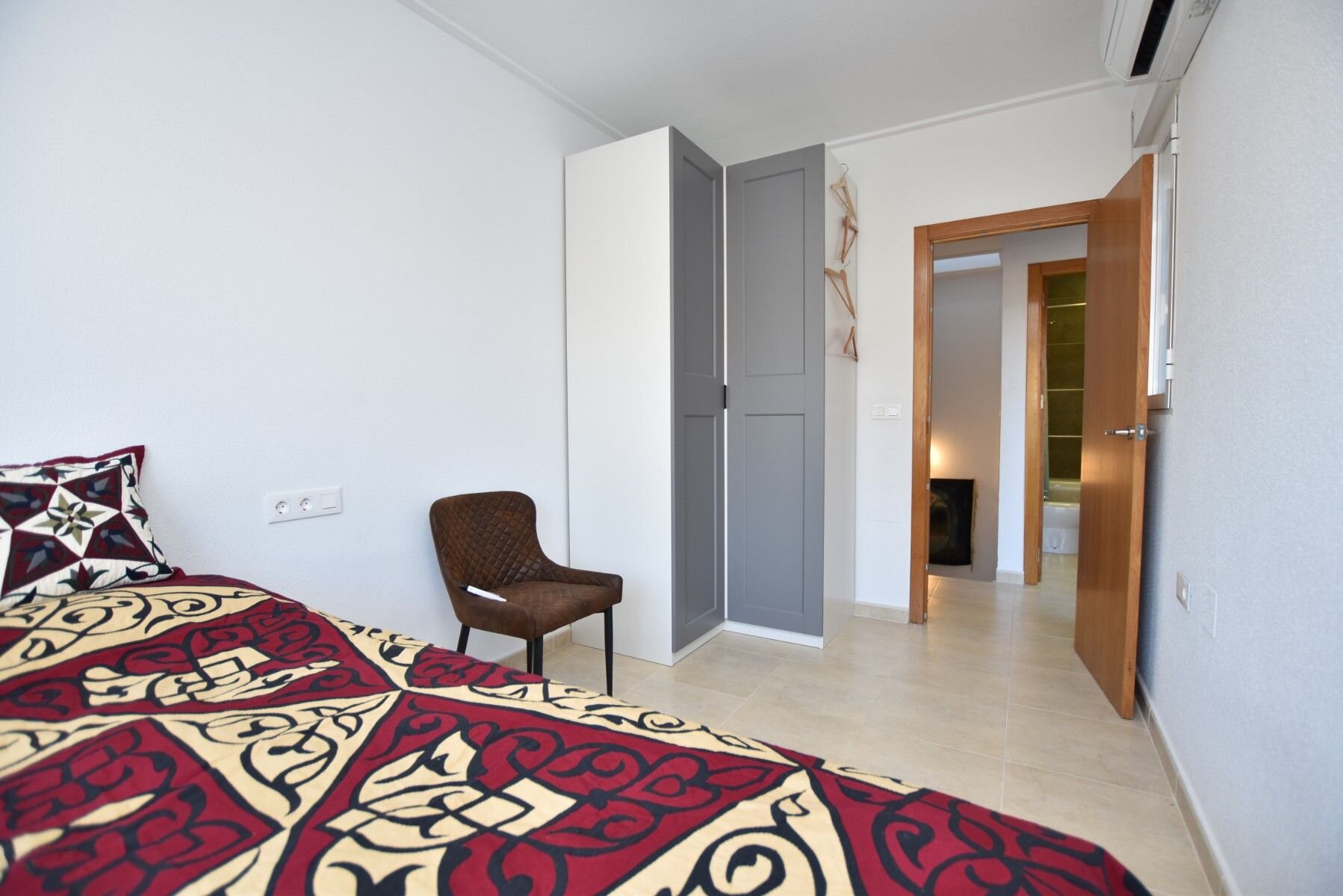 3-Bedroom Villa in Comunidad Valenciana, Algorfa - Image 17
