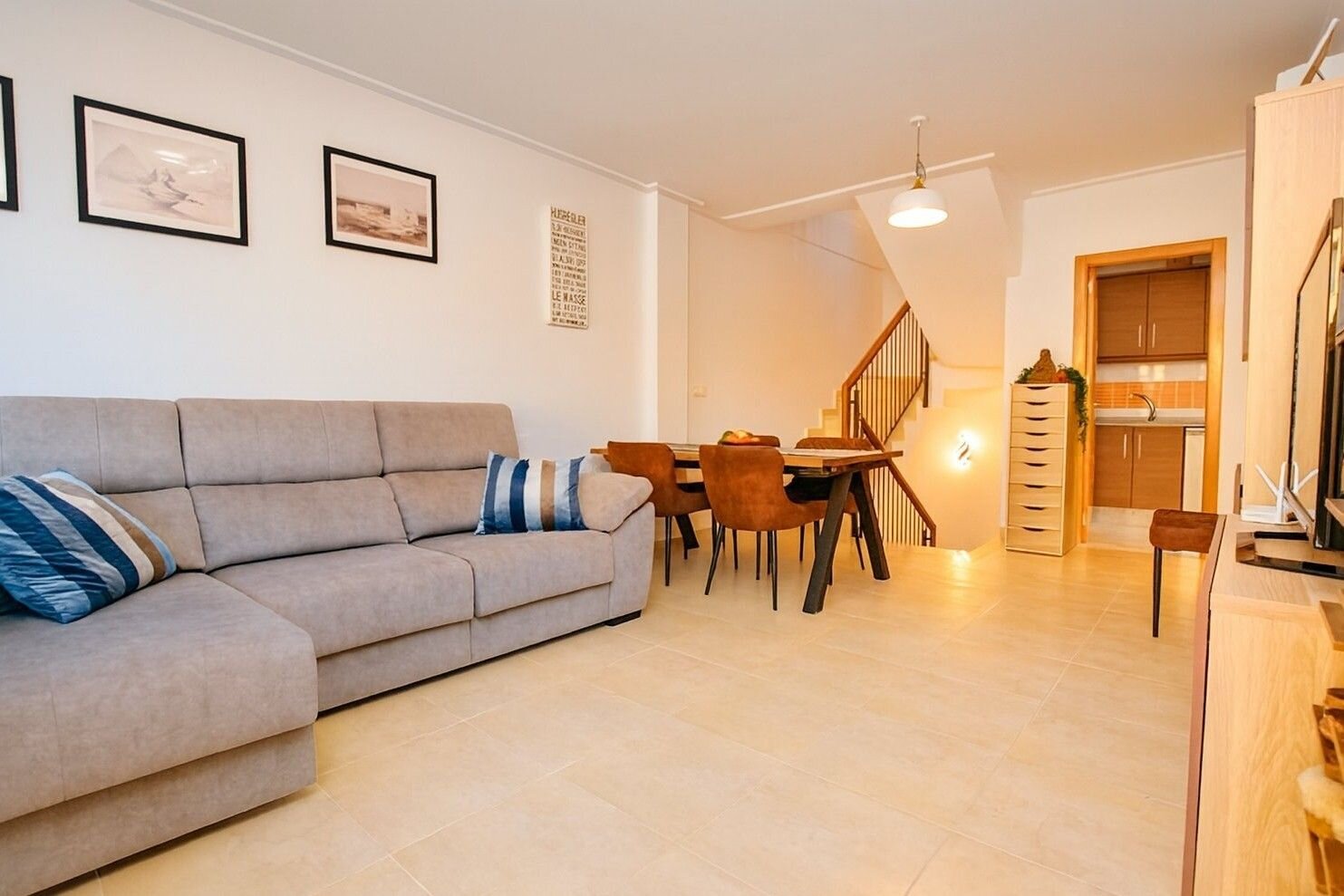 3-Bedroom Villa in Comunidad Valenciana, Algorfa - Image 3