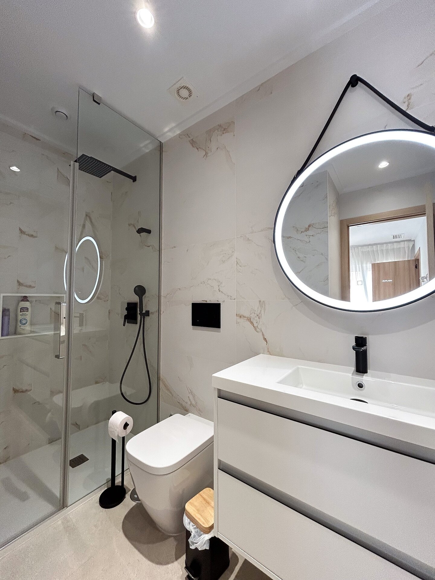 3-Bedroom Apartment in Guardamar del Segura - Image 16