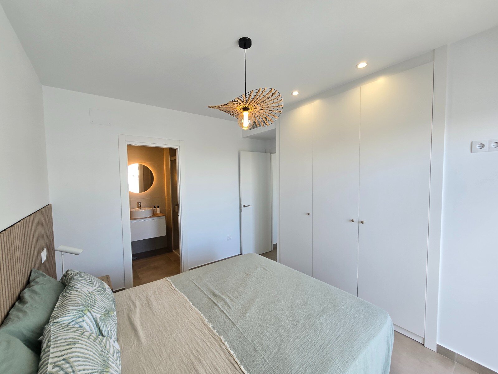 2-Bedroom Apartment in Los Alcázares - Image 19