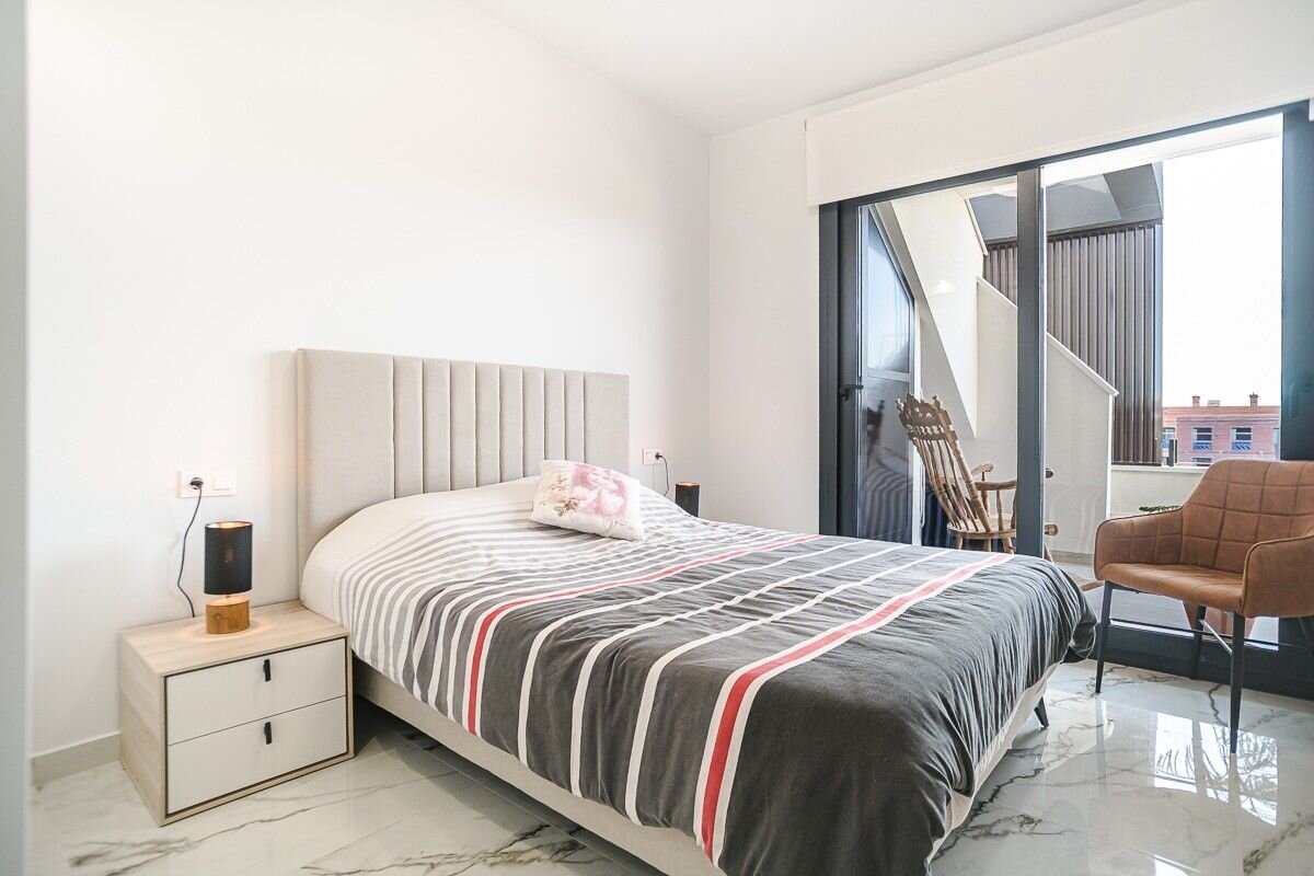 2-Bedroom Penthouse in Pau 26, Orihuela Costa - Image 11