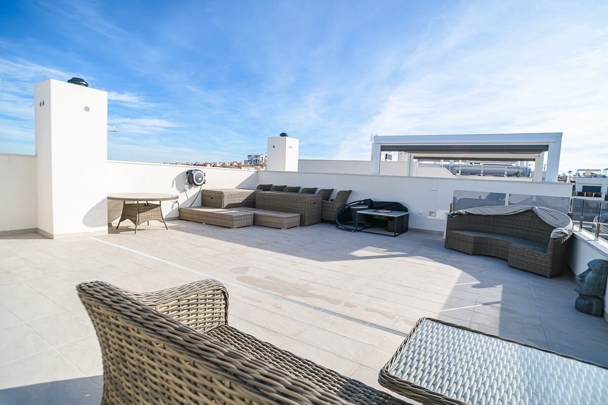 2-Bedroom Penthouse in Pau 26, Orihuela Costa - Image 21