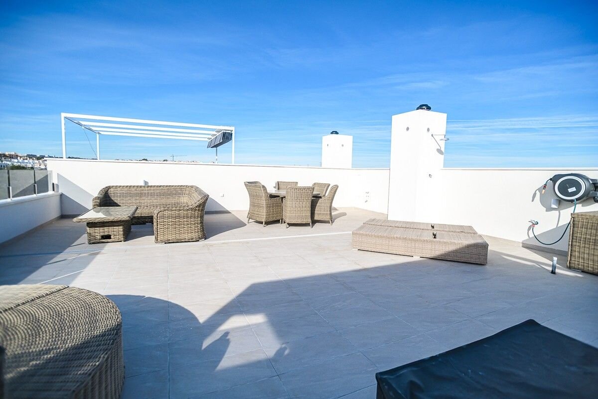 2-Bedroom Penthouse in Pau 26, Orihuela Costa - Image 22