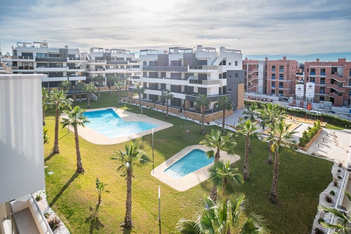2-Bedroom Penthouse in Pau 26, Orihuela Costa - Image 25