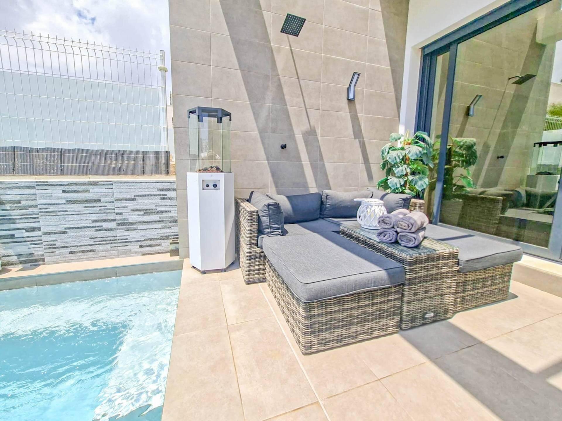 3-Bedroom Villa in Pau 26, Orihuela Costa - Image 32