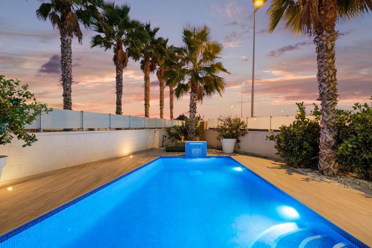 5-Bedroom Villa in Cabo Roig | Sunny Casas - Costa Blanc... - Image 14