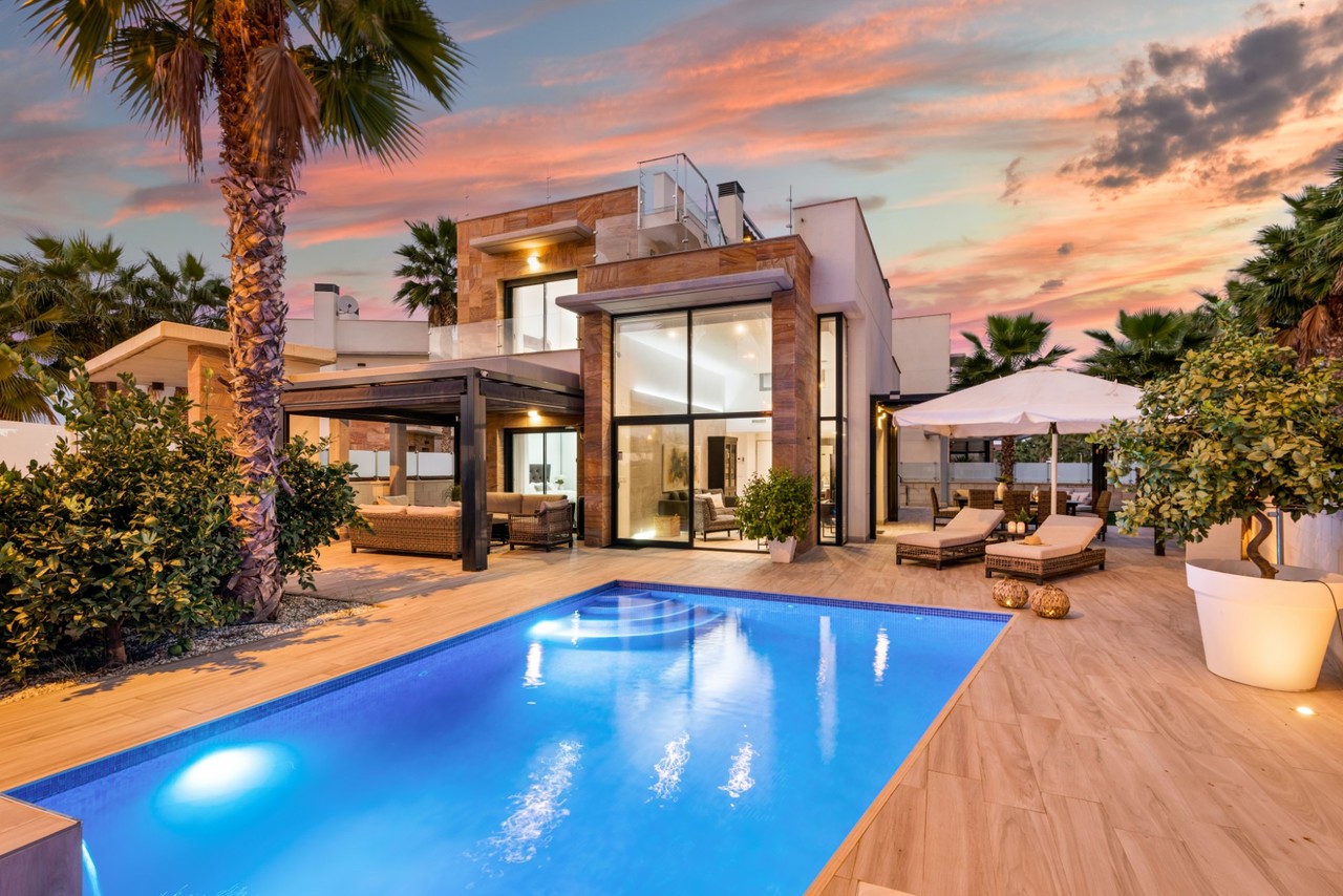 5-Bedroom Villa in Cabo Roig | Sunny Casas - Costa Blanc... - Image 19