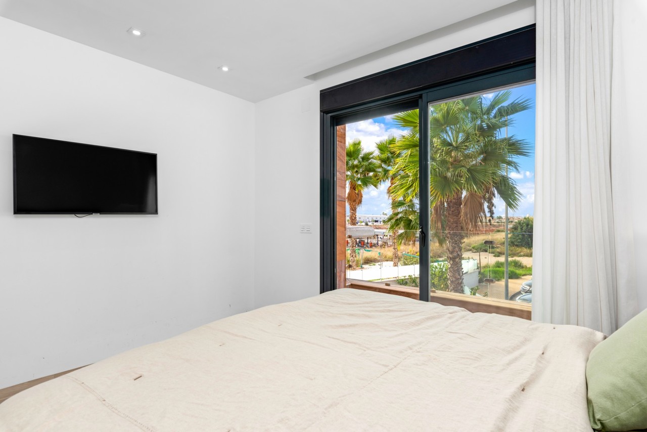 5-Bedroom Villa in Cabo Roig | Sunny Casas - Costa Blanc... - Image 36