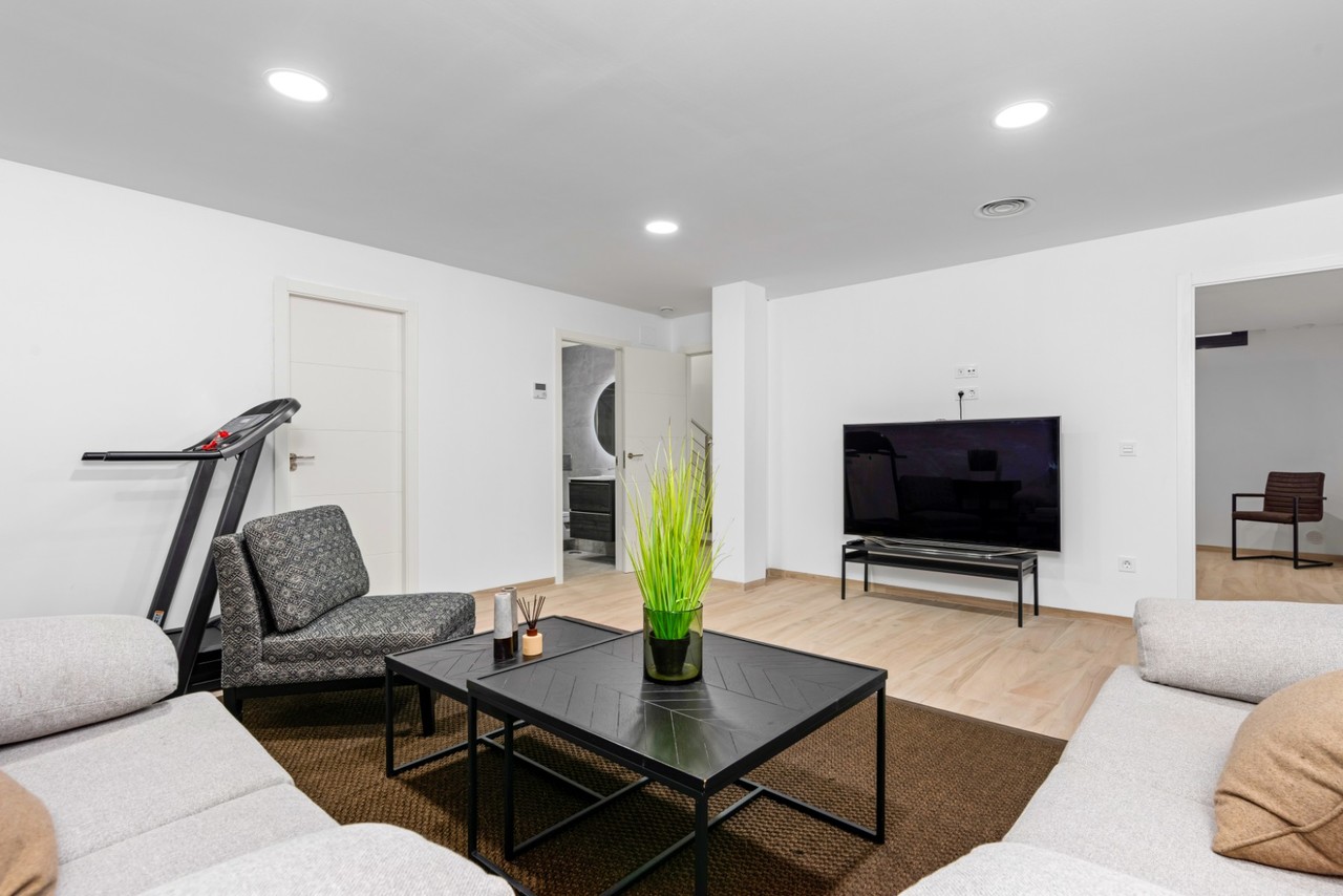 5-Bedroom Villa in Cabo Roig | Sunny Casas - Costa Blanc... - Image 37