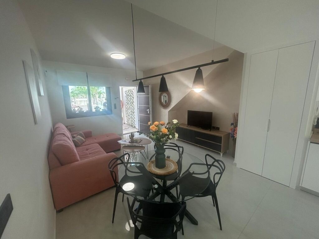 2-Bedroom Apartment in La Siesta, Torrevieja - Image 10