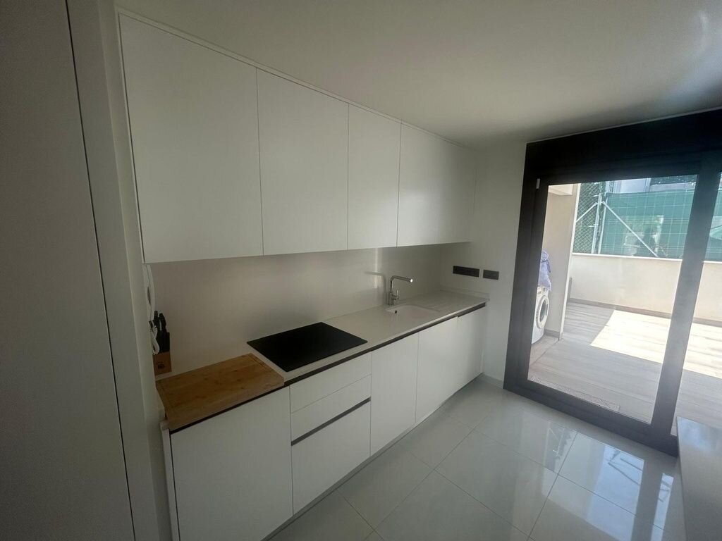 2-Bedroom Apartment in La Siesta, Torrevieja - Image 11