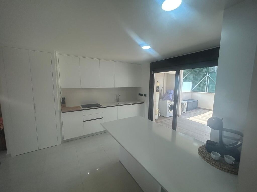 2-Bedroom Apartment in La Siesta, Torrevieja - Image 13