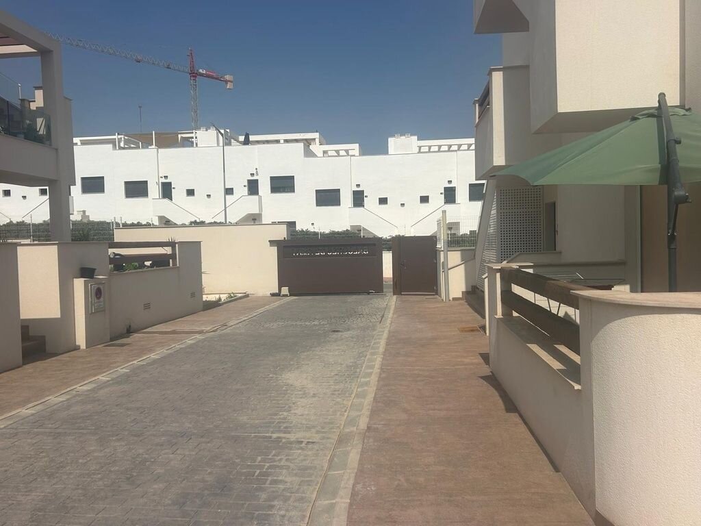 2-Bedroom Apartment in La Siesta, Torrevieja - Image 3