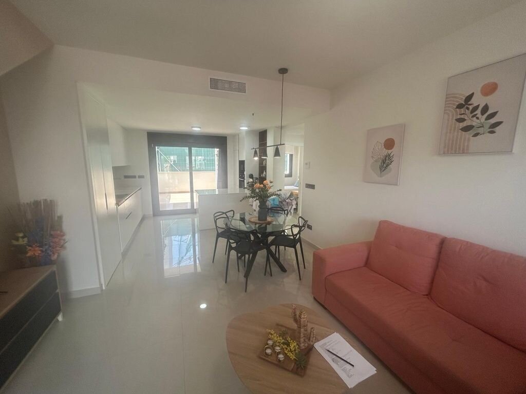 2-Bedroom Apartment in La Siesta, Torrevieja - Image 9
