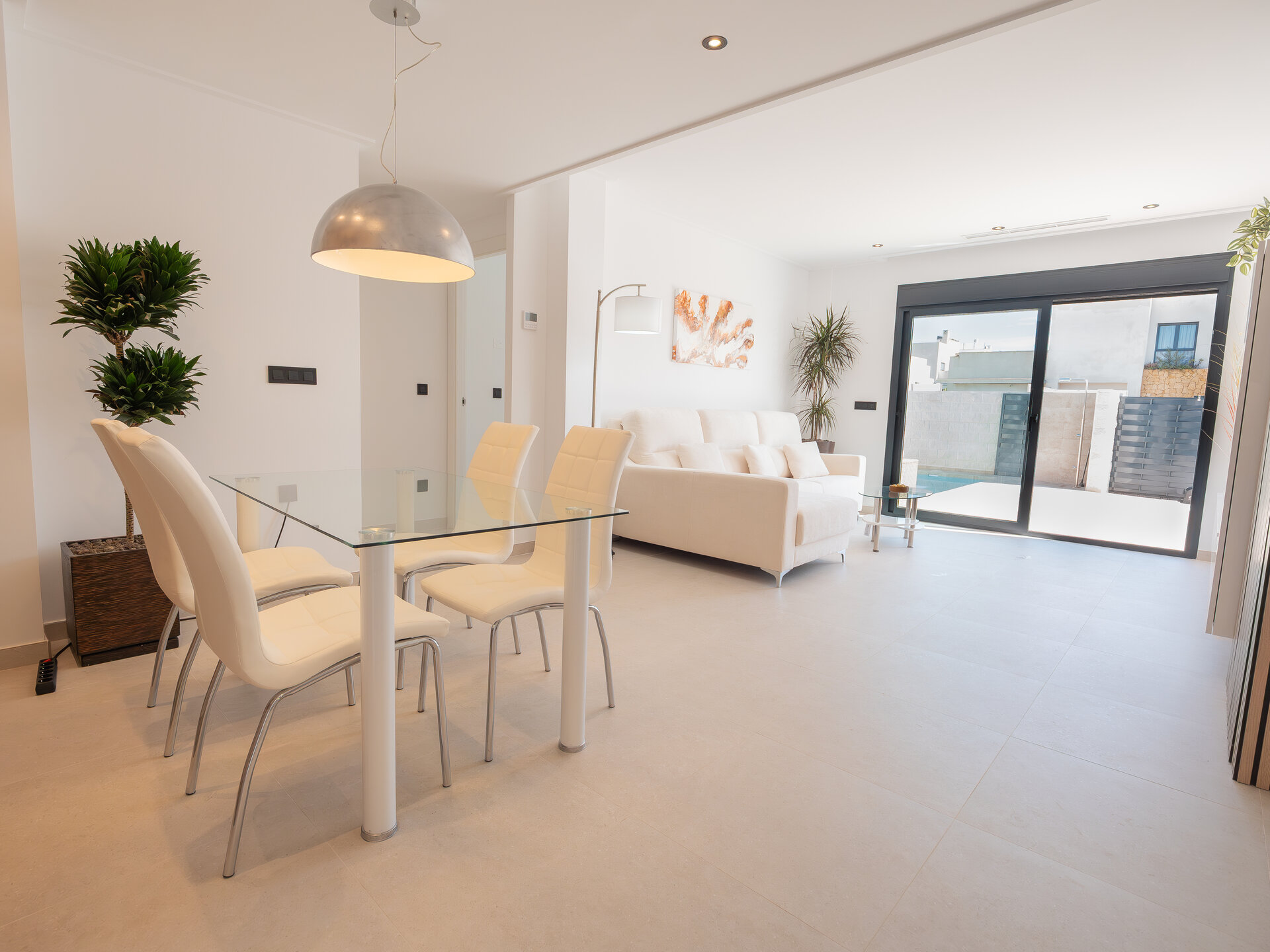 3-Bedroom Detached House in San Fulgencio - Image 4