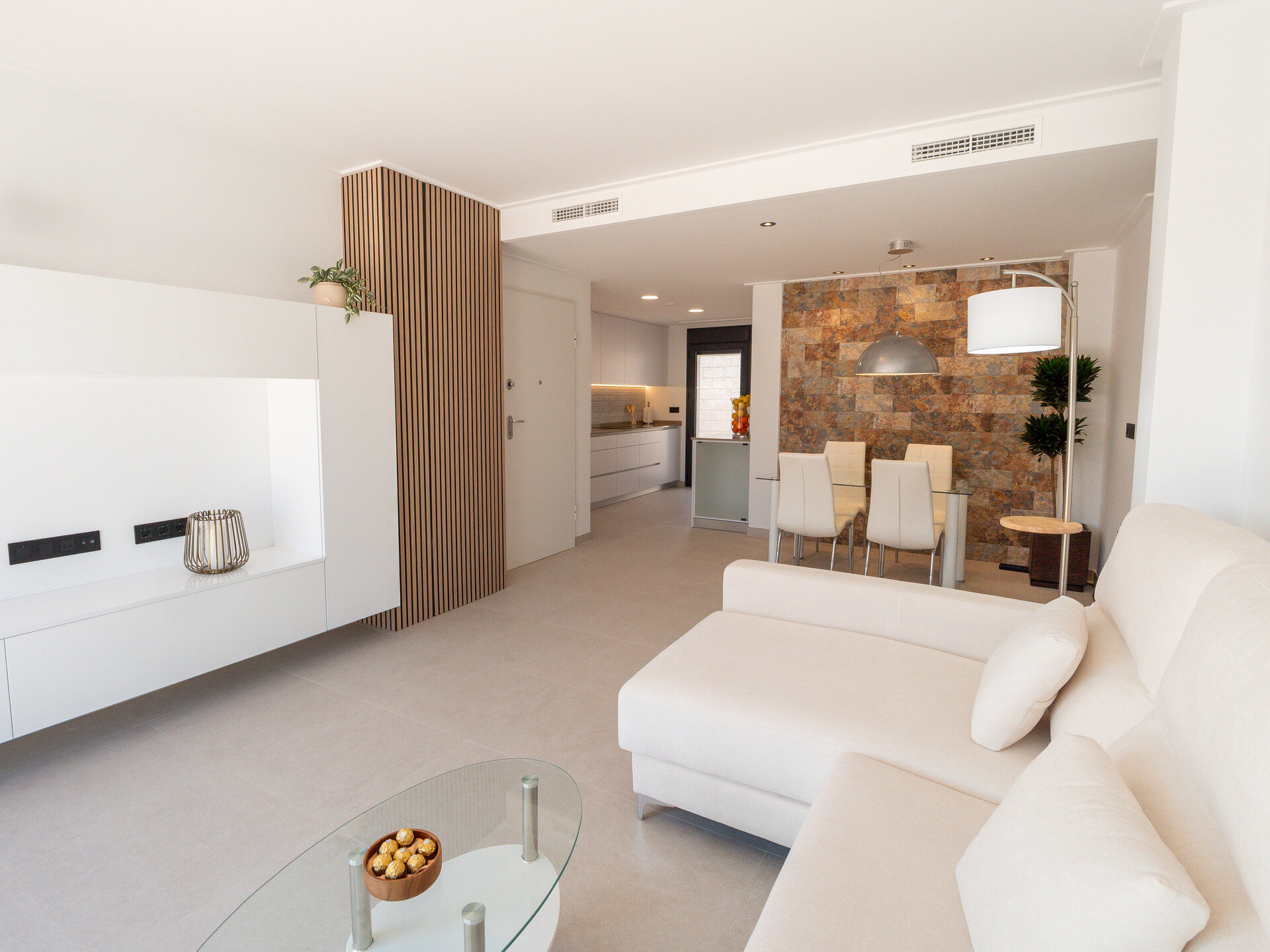 3-Bedroom Detached House in San Fulgencio - Image 7